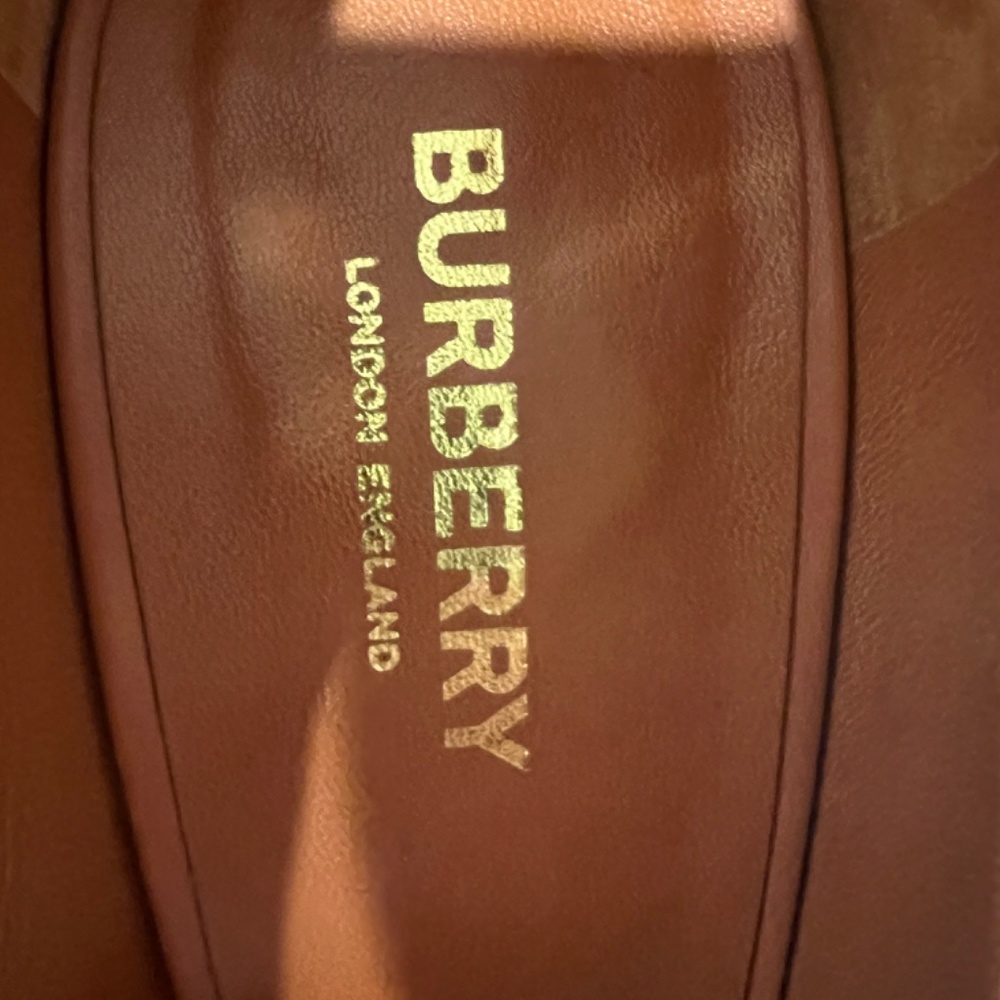 Burberry  size 39 Heels - Picture 3 of 3